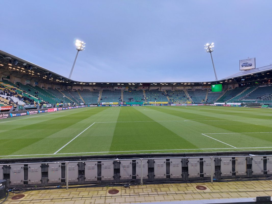 PEC Zwolle oefent tegen ADO Den Haag