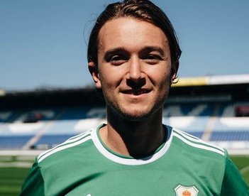 Odysseus Velanas blij met zijn assist en goal