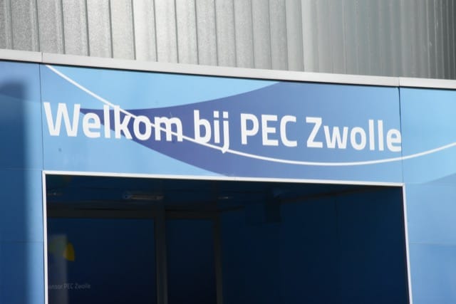 PEC Zwolle houdt van een snow-show, vernietigt FC Volendam met 0-5!