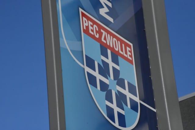 PEC Zwolle is laaiend: 'De VAR is een lachertje aan het worden'